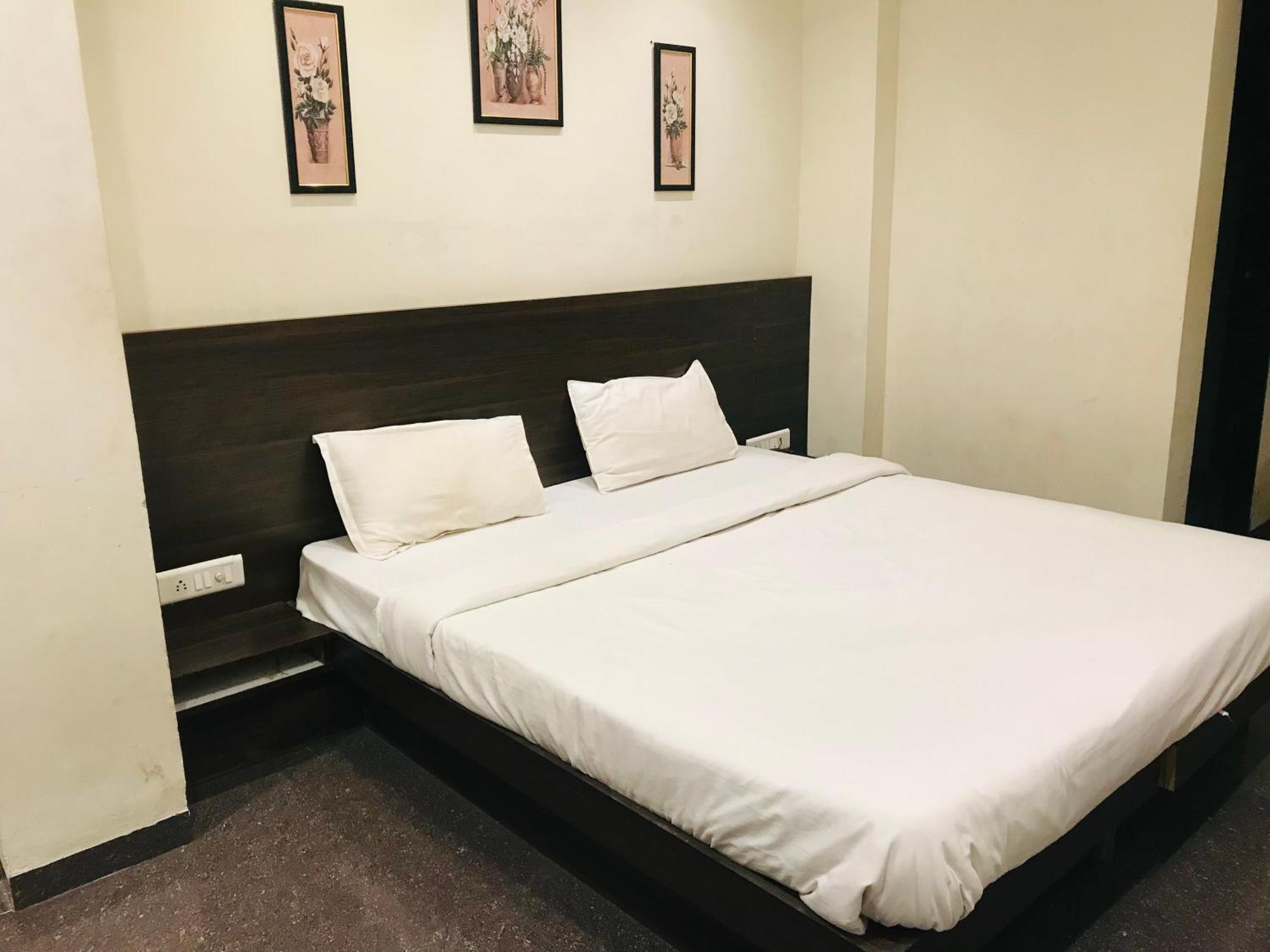 Hotel Divine Indore Extérieur photo